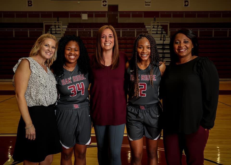LTrent5's tweet photo. Itโs Senior Night at OR tonight ๐พโค๏ธ๐
In the last 4 years, these two have scored a lot of points, dished out several assists, gotten hundreds of steals...and brought us too much laughter to keep track of!! #Pam #MayLou https://t.co/zX5c3hdvRU