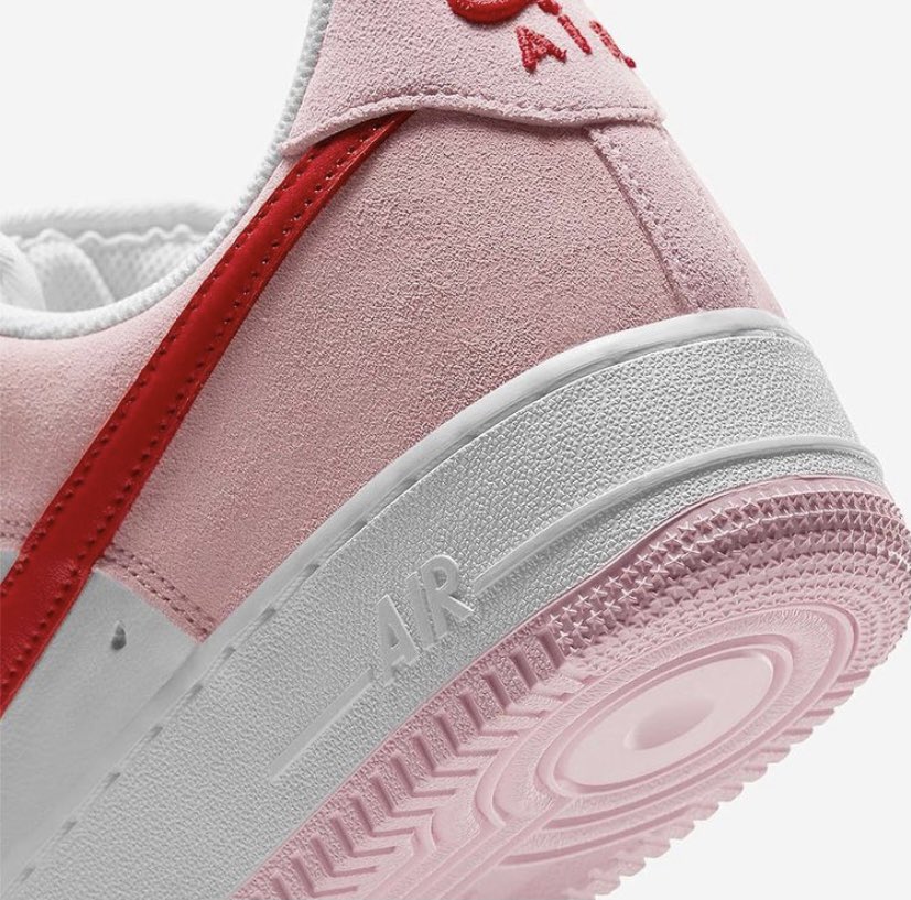 ARSneakers_'s tweet photo. La sortie de la semaine : Nike sort demain son Air Force 1 Low « Love Letter » spéciale Saint Valentin 2021 ! 

Et vous, cette paire fait-elle chavirer votre cœur ? ❤️ https://t.co/veho3ISrgW