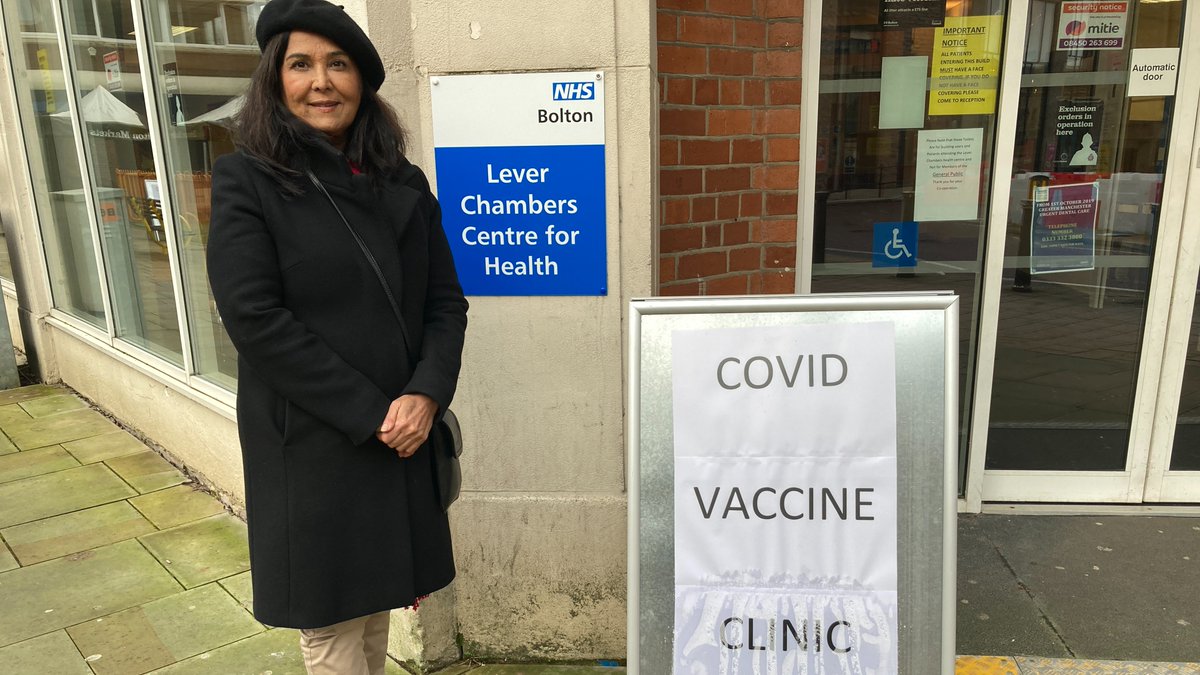 YasminQureshiMP's tweet photo. This afternoon, I visited Lever Chambers to see how the #COVID19 vaccination roll-out is progressing in #Bolton. Huge thanks to all the wonderful medical staff and volunteers working quickly and efficiently to vaccinate Bolton residents. https://t.co/xKfFmQsCHV