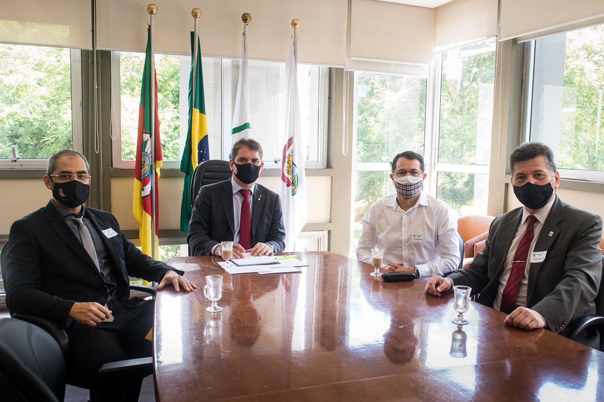 acceitec's tweet image. Após a eleição da nova presidência da @camarapoa, a ACCEITEC retomou as articulações com os vereadores eleitos q irão presidir a Casa para buscar o apoio do legislativo. Nas reuniões foram apresentas as irregularidades no processo de extinção da CEITEC. C/ @marciobinsely.
Segue👇🏻