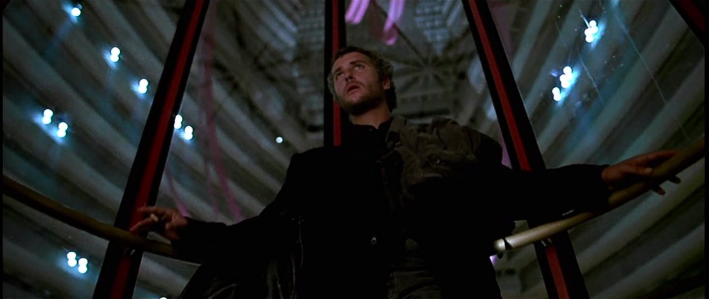 Happy birthday Michael Mann, one of my all time faves and bringer of shots like this 