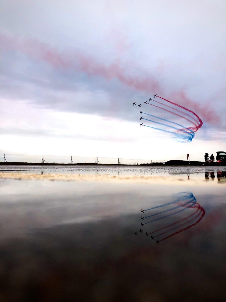 Délocalisation cette semaine sur la BA133 de Nancy à la rencontre de nos frères d’armes. Belle rencontre avec les Escadrilles Air Jeunesse : ces collégiens dont l’objectif cette année est de passer le brevet d’initiation aéronautique. <a href="/PAFofficiel/">Patrouille de France</a> <a href="/Armee_de_lair/">Armée de l'Air et de l'Espace</a> #NotreDefense