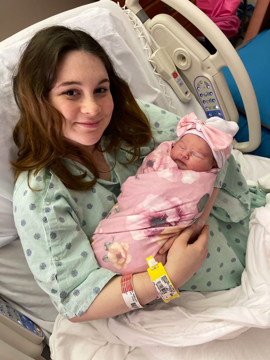 bellaarubyy's tweet photo. our beautiful baby stella is finally here! my heart is so full, i feel so overwhelmed with love for my sweet girl. i can’t wait to be your mommy🥺 8lbs 12oz💖 https://t.co/M9BCpFz6Co
