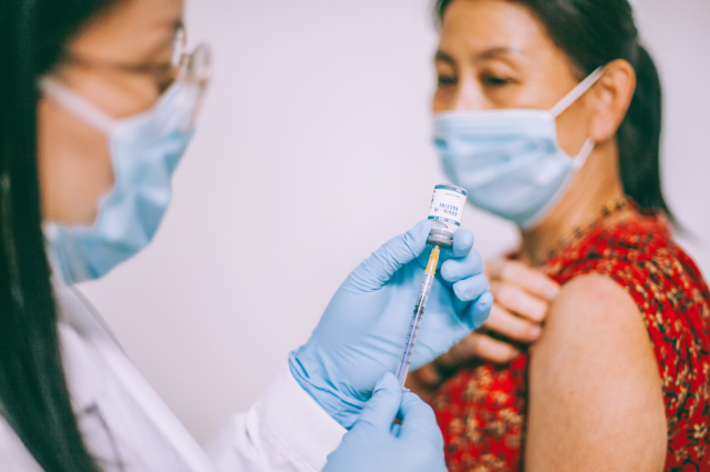 jennishio's tweet photo. Should employers incentivize workers to get vaccinated? via @Mercer_US #health #COVID19 #MercerPNW https://t.co/VuiV2KAAvo https://t.co/k0GVh7wAjH