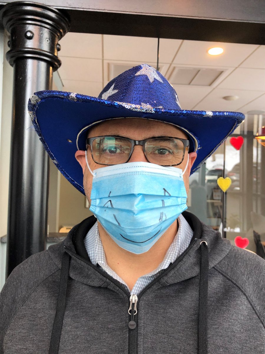 REDCOMLLC's tweet photo. Our team is celebrating the Super Bowl early by "sporting" their favorite jerseys! Roberto Martinez, Vice President of Architecture, wanted to make sure you all saw his smile, even with his mask on! ๐
#NJConstruction #NJArchitecture #NJEngineering #SuperBowl #SuperBowlSunday https://t.co/E5VxPNPwnH