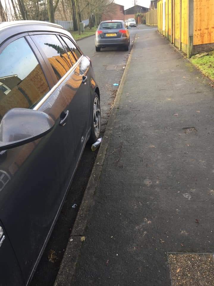 Litterwatch1's tweet photo. #AdoptAStreet another #Litterpick done today by one of our #volunteers in #Blackheath collected 1 bag of #Litter keep up the good work. Hope you all have a good weekend 😊 
#Keepsandwellclean #LoveWhereYouLive #volunteering @SercoESUK @sandwellcouncil https://t.co/fjmBQY2374
