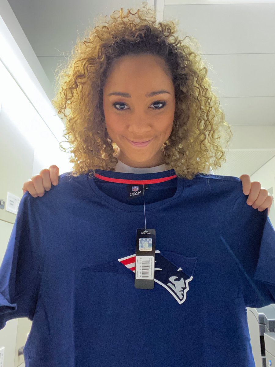 lequipedusoir's tweet photo. 🎁CADEAU🎁

RT &amp; FOLLOW @lequipedusoir pour tenter de remporter le t-shirt des New England @Patriots, l'ancienne franchise de @TomBrady ! 🏈🇺🇸 @NFLFrance 

Réagissez avec #EDS https://t.co/crp9HDFRjj