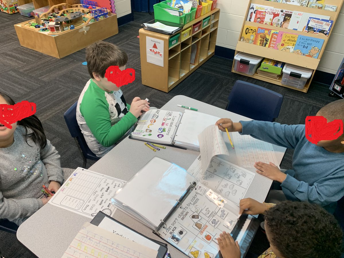 DanaElrod's tweet photo. Love to see this awesome group of students engaged and learning.  Thank you, Cassie Shockley for your dedication, creativity, and love for your students.  @PeeplesFCBOE https://t.co/BTeufLvDhj
