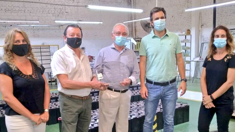 CIIECCA's tweet photo. #SociosCIECCA | El Secretario de Industria visitó #Servelec y entregó los beneficios de la #PromociónIndustrial 👏
¡Felicitaciones!
¡Muchas gracias @fernandosibilla por seguir apoyando al sector tecnológico!
@MICyM_Cordoba @accastelloedu @SecIndustriacba https://t.co/dZsrPcxkqe