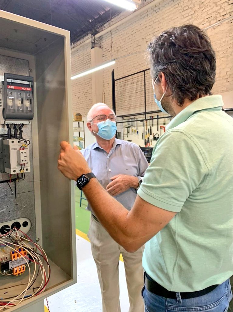CIIECCA's tweet photo. #SociosCIECCA | El Secretario de Industria visitó #Servelec y entregó los beneficios de la #PromociónIndustrial 👏
¡Felicitaciones!
¡Muchas gracias @fernandosibilla por seguir apoyando al sector tecnológico!
@MICyM_Cordoba @accastelloedu @SecIndustriacba https://t.co/dZsrPcxkqe