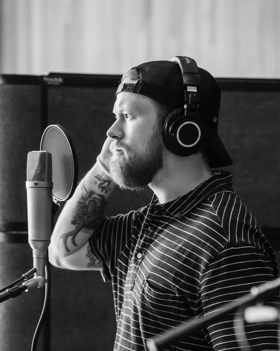 FLAGALine's tweet photo. 1 week y’all #LifeRollsOn ⚡ #FGL5 #letsgooooo https://t.co/fcVk7BiE5P https://t.co/8d5IsuDYY2