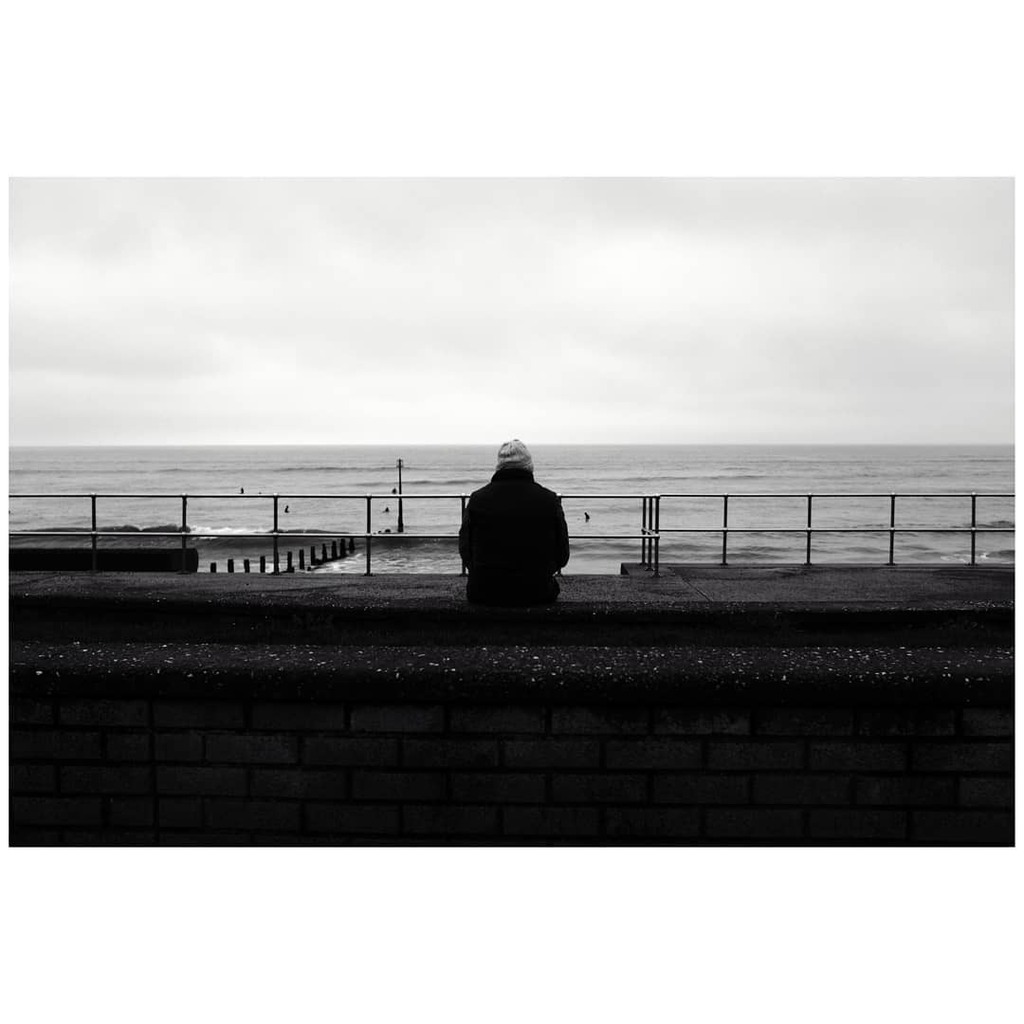 Watching the surf. I like how this picture is almost symmetrical, it's just the shoreline and surfers that mean it isn't. Most of the time I resist putting the subject in the middle of the frame though.
.
.
#winterscenes #sittingquietly #watchingtheworld… instagr.am/p/CK62PMhHAZa/