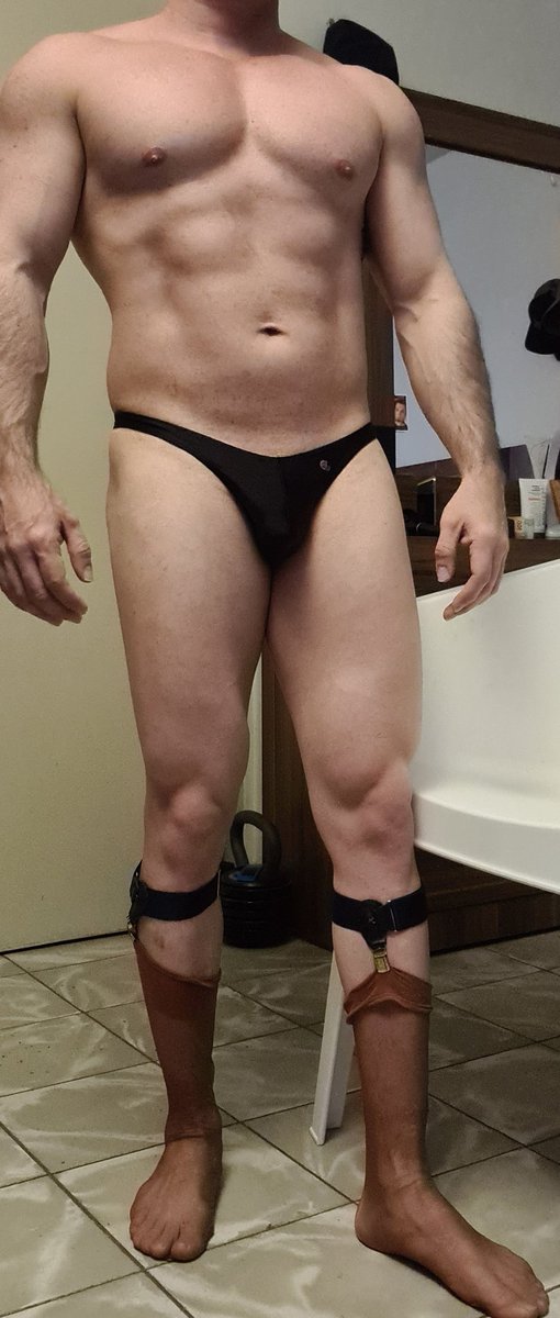 clsusmx's tweet photo. After a busy day a resting night. #sheersocks #thong #gartners https://t.co/7VWqsDmYkZ