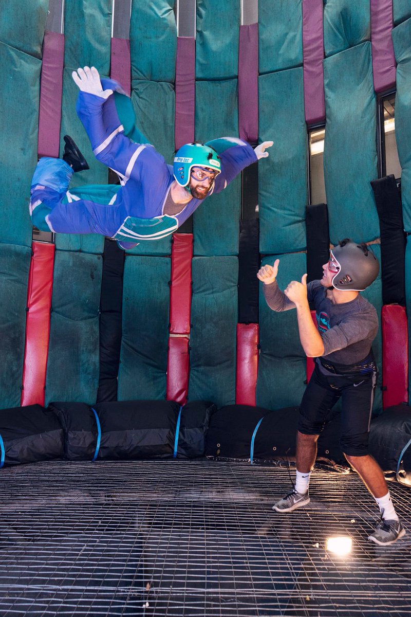 Hands up because it's Friday! 🤩 🥳 Book your flight with us on our website> flyawayindoorskydiving.com #smokies #skydiving #family #friends #pigeonforge #tennessee