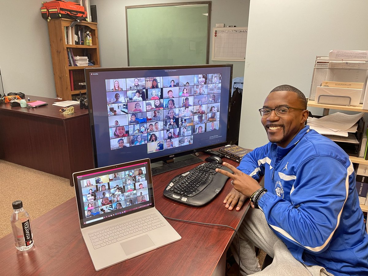 TheCAPSTour's tweet photo. We kicked off our C.A.P.S. Virtual Visits for 2021! This morning we had the 2nd graders from Princeton Charter School (@PtonCharter) from Princeton, NJ! It was so much fun! Thanks for booking a virtual visit with @CJLuckeyDope! More to come! @PtonCharter #TheCAPSTour 🥳🎉🎊 https://t.co/joHf69GLAw