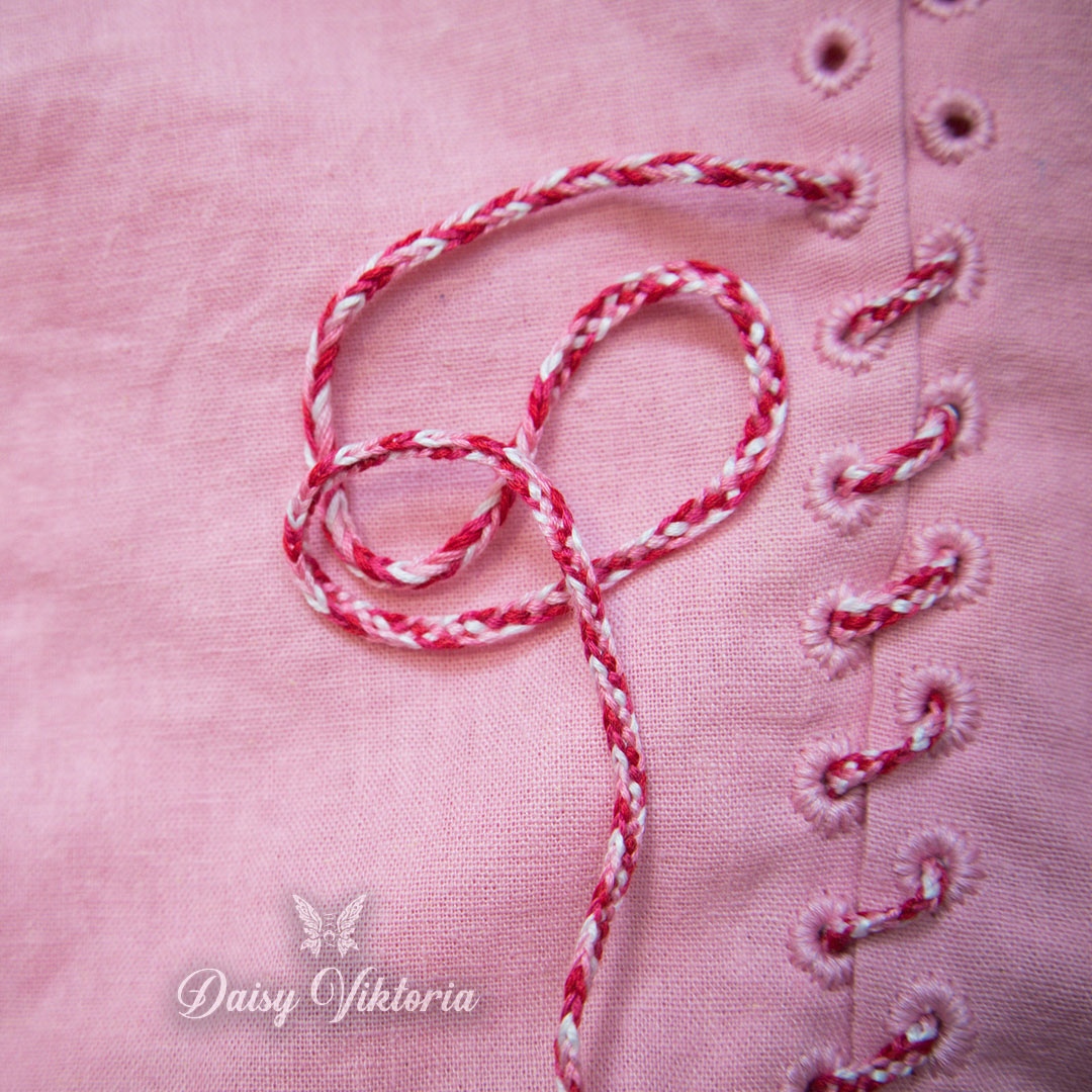 daisyviktoria's tweet image. New video tutorial on finger loop cord! Check the youtubes!

#fingerloop #medieval #middleages #medievaldress #14thcentury #15thcentury #historicalsewing #historicalcostume #sewingismytherapy #mysca #medievaltimes #historicalfashion #cosplaytutorial #costumetutorial #cosplaydiy