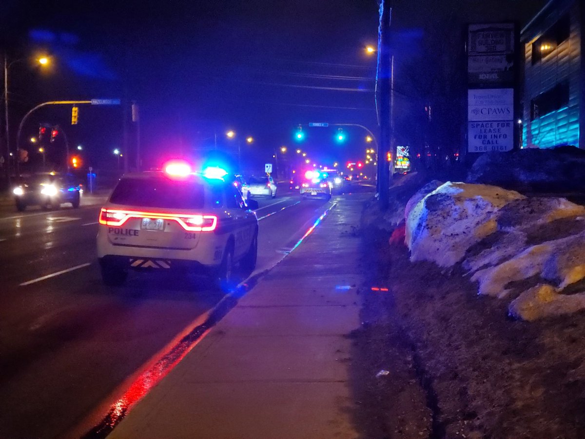 JeffSmythVOCM's tweet photo. The outside lane of Topsail Road is blocked off, but traffic is still rolling through towards Columbus.

Watch out for RNC. #nltraffic https://t.co/724XtqggHM