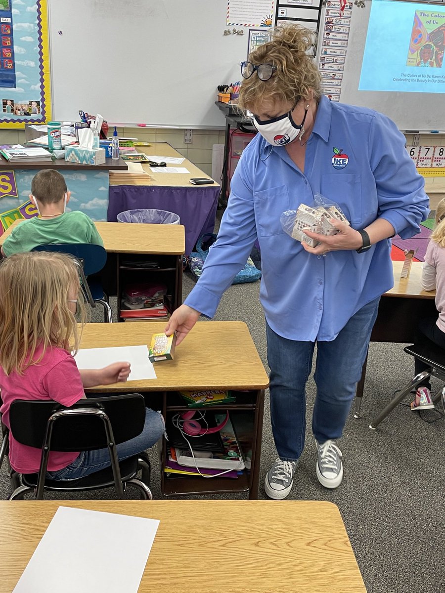 Mrs_RBerns's tweet photo. Thank you @LeslieABH and #IkeEducation for coming in today for a powerful and fun lesson. We all matter no matter what we look like. The kids loved it and can’t wait for you to come back again! #Abilene5StarSchools https://t.co/Oh2pEUXH09