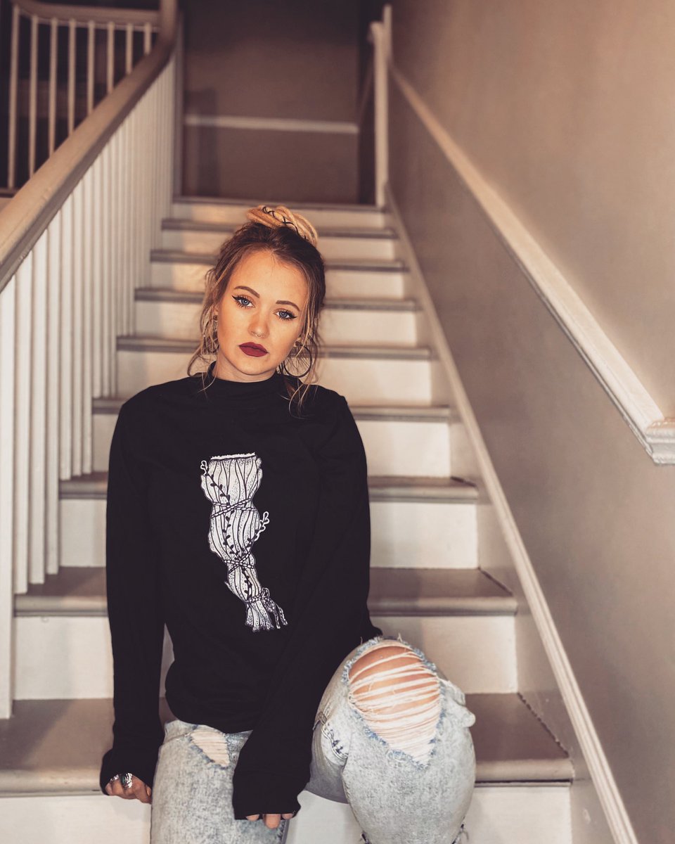 Hi, you can buy cool stuff with my art on it if you click this link 👉🏼 redbubble.com/people/callmel…