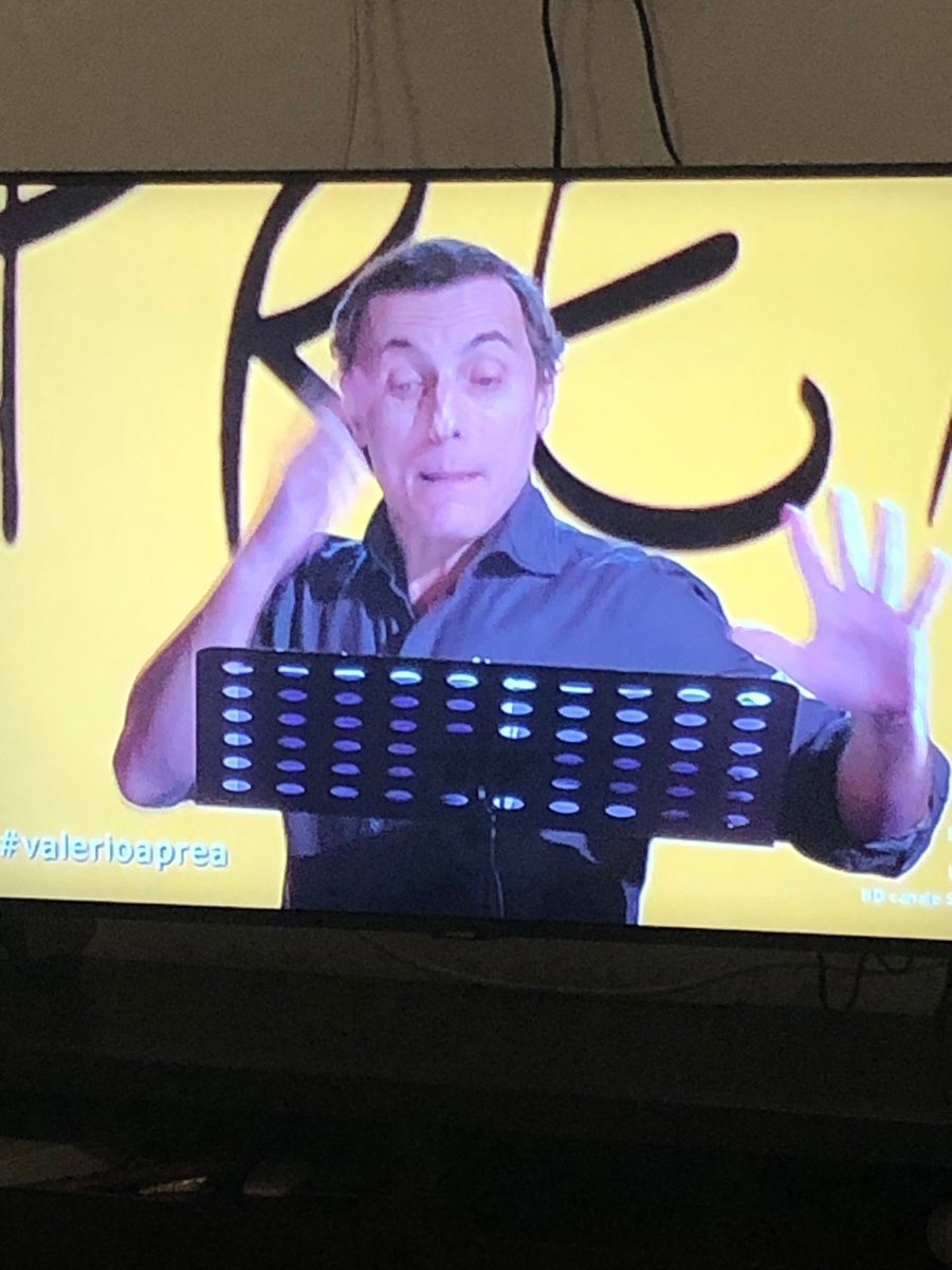 sabeeph's tweet image. Posso dire? @valerioaprea é vita! #propagandalive @welikeduel