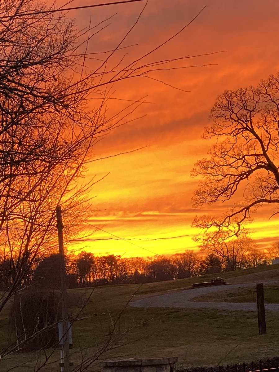 Tonight’s sunset in Blount County. ⁦<a href="/WBIRWeather/">WBIR Weather</a>⁩