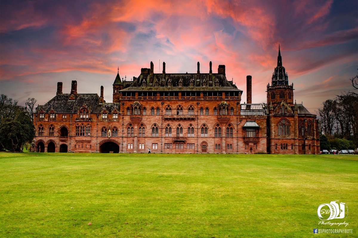 sdphotobute's tweet photo. Mount Stuart House in all its glory @mountstuart @MS_gardens @MS_VisualArts #mountstuarthouse #isleofbute #sky #photography #canonphotography #sdphotographybute https://t.co/vWjiO4RQOc