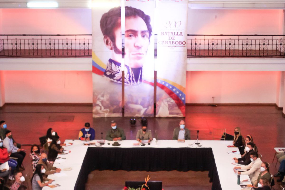 ErikaPSUV's tweet photo. Nació la Comisión Bicentenaria del Municipio Bolivariano Libertador y con ella una agenda de trabajo integral para nuestra Caracas Caribe, que llena de belleza nuestra gesta independentista.
¡Tendremos un gran homenaje a nuestros 2 gigantes, Bolívar y Chávez! https://t.co/egGzQzoxa9