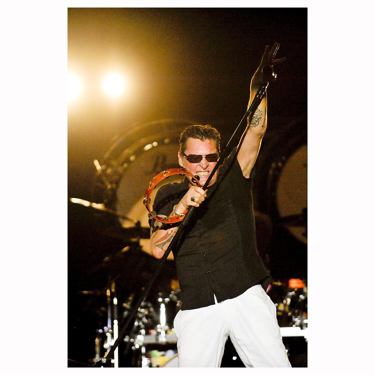 Fotodrent's tweet photo. Nooit meer de @4GoldenEarring op @appelpop #tiel Wát een k.t ziekte is het toch! #ALS #GeorgeKooymans https://t.co/Vh9Ib4qzER