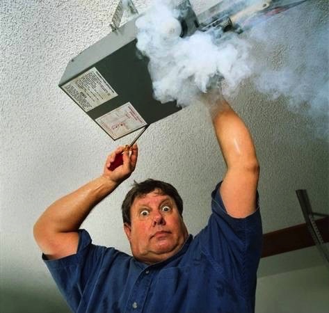 mattdavisaz's tweet image. this is what happens when the capacitor blows, its all smoke and no fire, just replace it and you be good to go