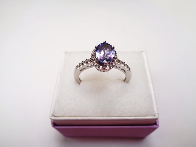 ColteriCo's tweet image. 8 x 6mm. Oval Tanzanite Silver Ring with topaz accents. Blueish Purple 1.11 Carat Oval

See Details:  

etsy.com/listing/803184…

#tazanite #topaz #tanzaniteengagementring #colteri #valentinesday