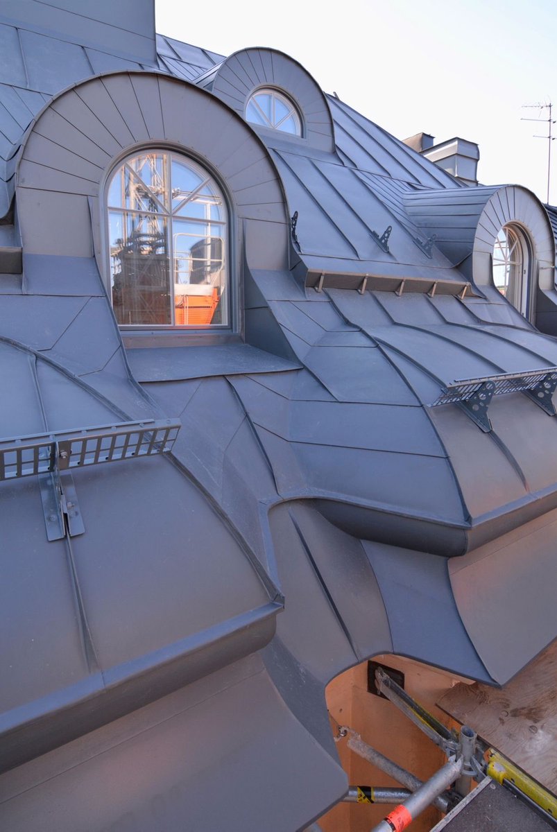 JohnfloodJohn's tweet image. Metal Solutions in partnership with SSAB.
GreenCoat PLX steel developed specifically for metal roofers.
GreenCoat PLX is a highly formable product workable at temperatures down to -15°C #greencoatplx
