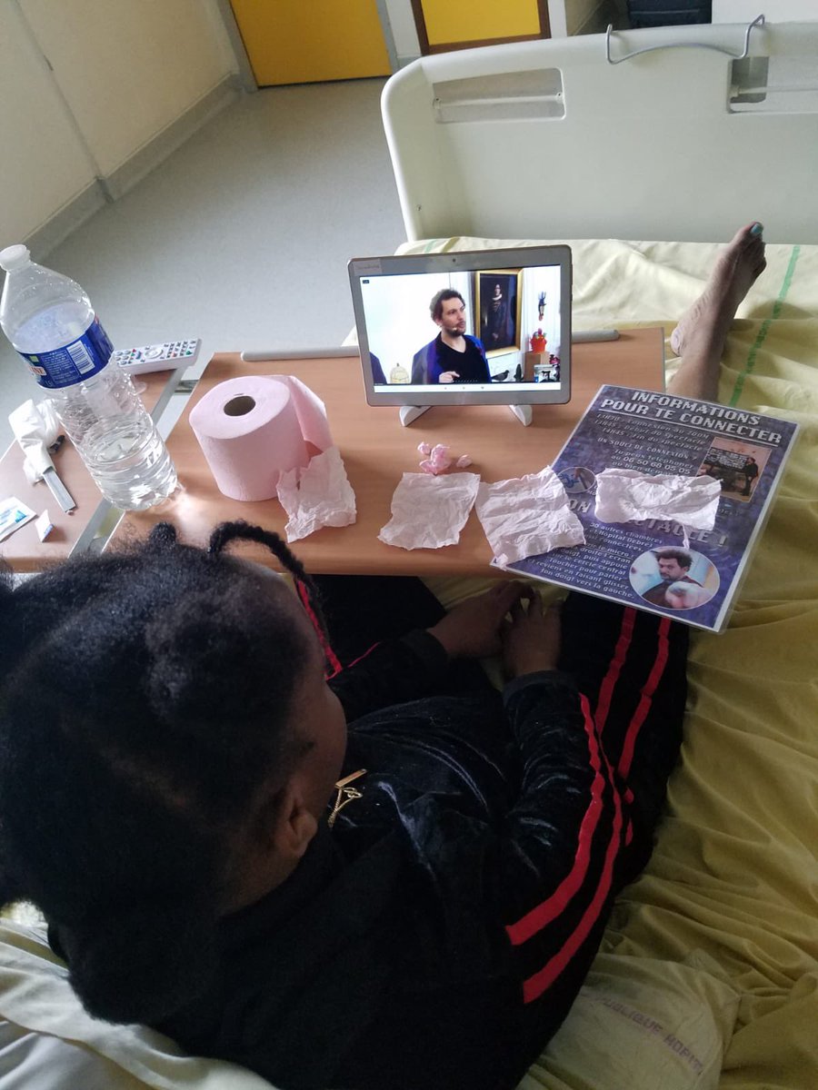eric_antoine's tweet image. Tellement heureux d’avoir présenté ce mercredi mon spectacle « Connexions » à une cinquantaine d’enfants de l’hôpital Robert-Debré et de l’hôpital Necker, avec l’association @Magiehopital 🤗🤗🤗🤗🙏🏼🙏🏼

Pour aider cette asso ➡️ magie-hopital.com/don