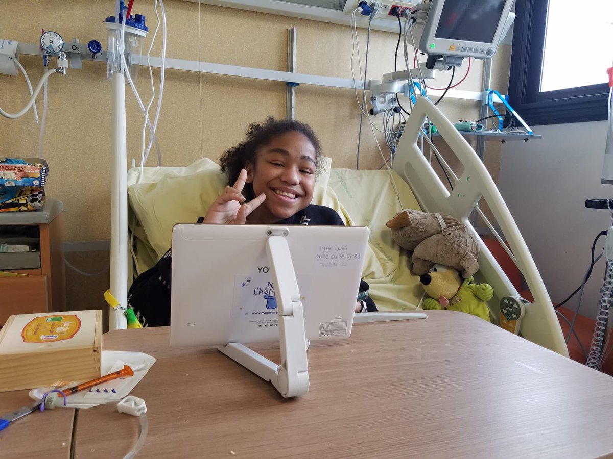 eric_antoine's tweet image. Tellement heureux d’avoir présenté ce mercredi mon spectacle « Connexions » à une cinquantaine d’enfants de l’hôpital Robert-Debré et de l’hôpital Necker, avec l’association @Magiehopital 🤗🤗🤗🤗🙏🏼🙏🏼

Pour aider cette asso ➡️ magie-hopital.com/don