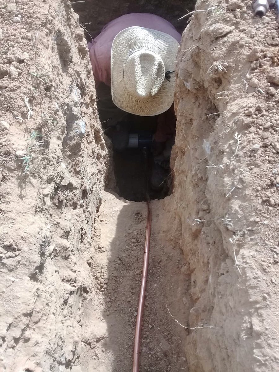 SOAPA_Oax's tweet photo. Con el apoyo de nuestro personal de fontanería, procedimos a atender solicitud de instalación de toma domiciliaria en la tercer privada de Margaritas de la colonia Jardín.
#CrearConstruirCrecer
@alejandromurat 
@LauraVignonC https://t.co/LePUGgSDye