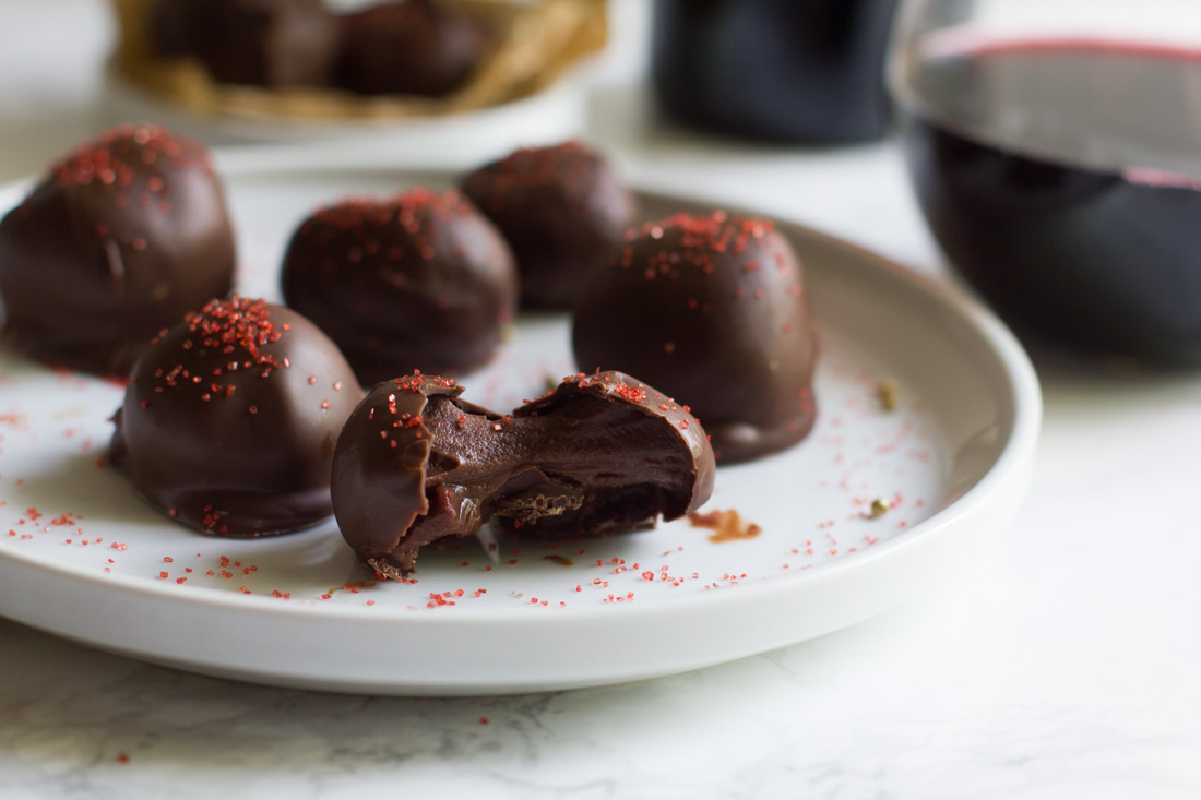 WineRacksMarcus's tweet photo. The 2nd Valentine's Day suggestion is for a pairing of: 
Dark Chocolate Truffle and a Pinot Noir or Malbec: The dark chocolate filled with a ganache compliments the velvety texture of the wine. #Valentinesday #PinoNoir #Malbec #DarkChocolateTruffle #WineRacksbyMarcus https://t.co/p2y38EuPTI