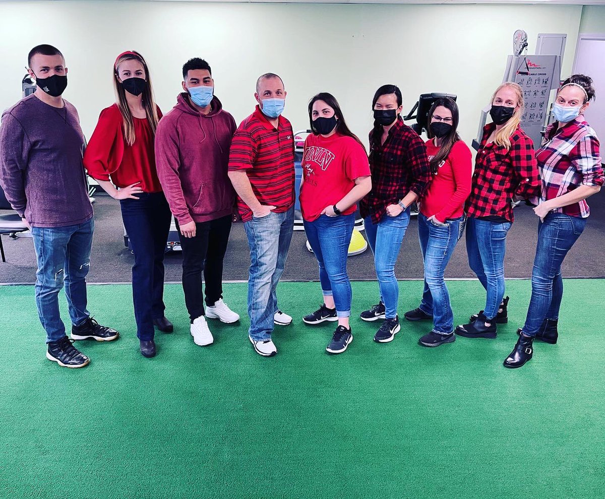 HDPTonline's tweet photo. Today we wear RED For Women!!! #goredforwomen #wearredday #americanheartassociation #heartmonth #americanheartmonth #womenshealth #red #gored #loveyourheart
❤️💃🏻⛑🧣👠💄👹🥊🎒
#hdpt #pt #physicaltherapy #wakefield #wakefieldma #burlington #burlingtonma https://t.co/UgDO4XRUeV
