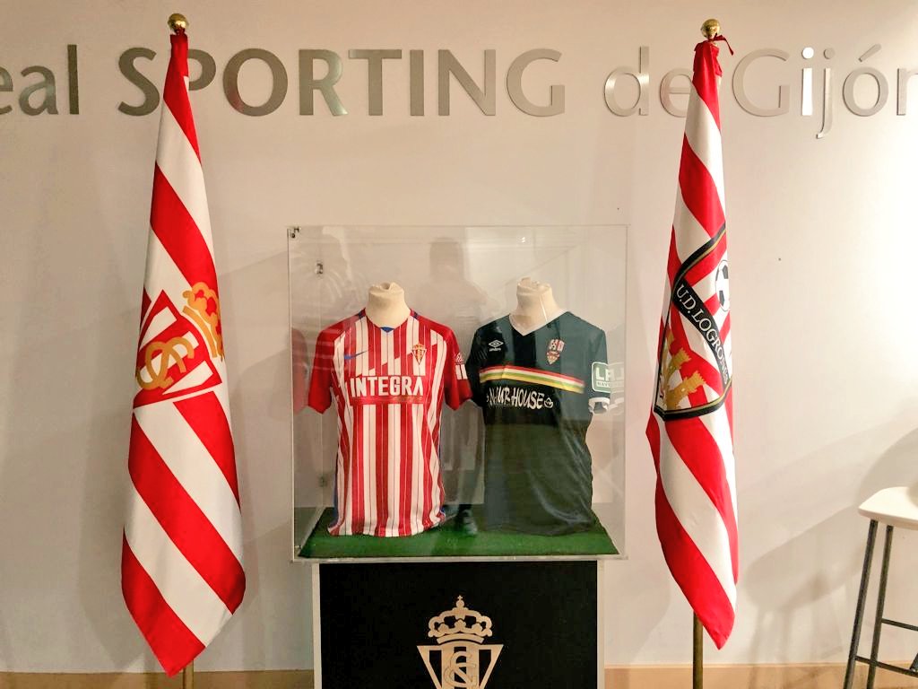 AUPA LOGROÑÉS 🤍❤
PUXA SPORTING ❤🤍
#PasionesQueNosUnen
#UnidosPorUnosColores
#LogroñésSporting
#LogroñéSporting