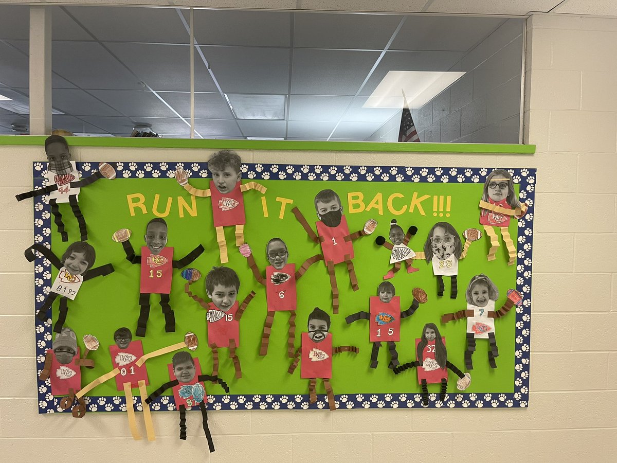 stacire's tweet photo. Room (1)2 is ready to Run It Back!! 
 @Chiefs @ChiefsPR @MsChildersRm2 @LWNKCSD @LWPawPride @NKCSchools 
#runitback #ChiefsKingdom #SuperBowlLV #Mahomes https://t.co/AMDosgvPfd