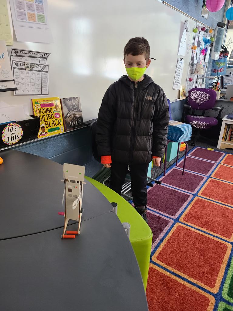 sparks5lori's tweet photo. He made the BongBot2000. It walks forward and backward. So cool! #CommerceElem https://t.co/uF1IHpzPGO