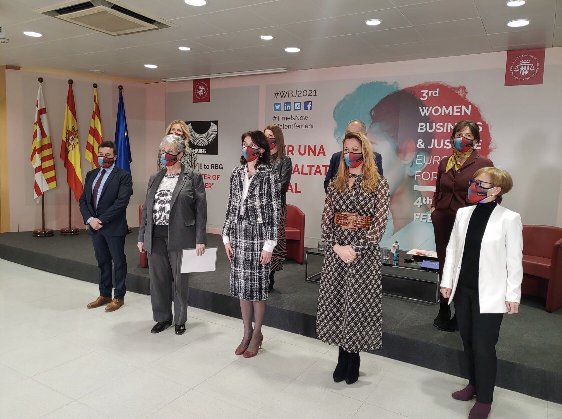 mariavalle7's tweet photo. Solo aprendiendo de las mejores podremos avanzar hacia la igualdad
Gracias @comunicacioicab, especialmente a @MariaEugeniaGay por este magnífico #WBJ2021 y a las extraordinarias ponentes y moderadoras por tanta enseñanza
Aceleremos el proceso.
¡Juntas lo haremos!
#TalentoFemenino https://t.co/htEHP4VEMr