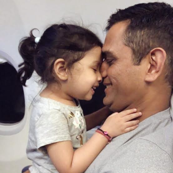 SiDdiqUi_FaRiY's tweet photo. Happiest Birthday to you princess ! 
Stay blessed. 
#HappyBirthdayZiva 
#MSDhoni https://t.co/zoJHqiWw8h