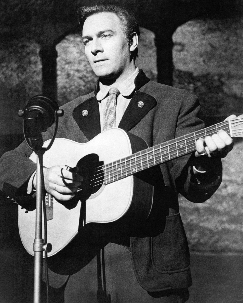 MariaSabbagh19's tweet photo. Goodbye to actor Christopher Plummer, who played Captain von Trapp from ‘The Sound of Music‘. 😔
13 December 1929 – 5 February 2021. #christopherplummer #TheSoundOfMusic #captainvontrapp https://t.co/lNJjt7V8x6