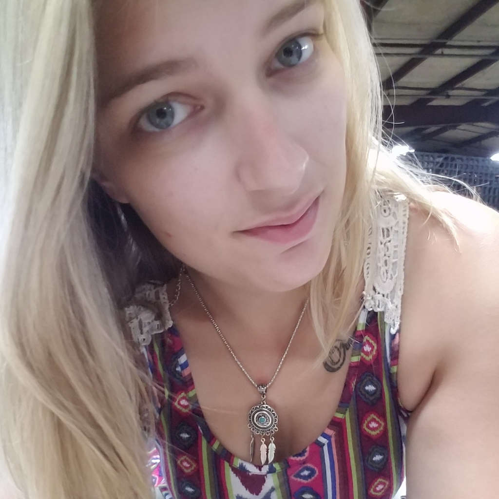 Veronic35664295's tweet photo. 💃 Do you want to try party girls 🍌 daddys girl and porn video download 🔔😇 https://t.co/IPTdEisFVK