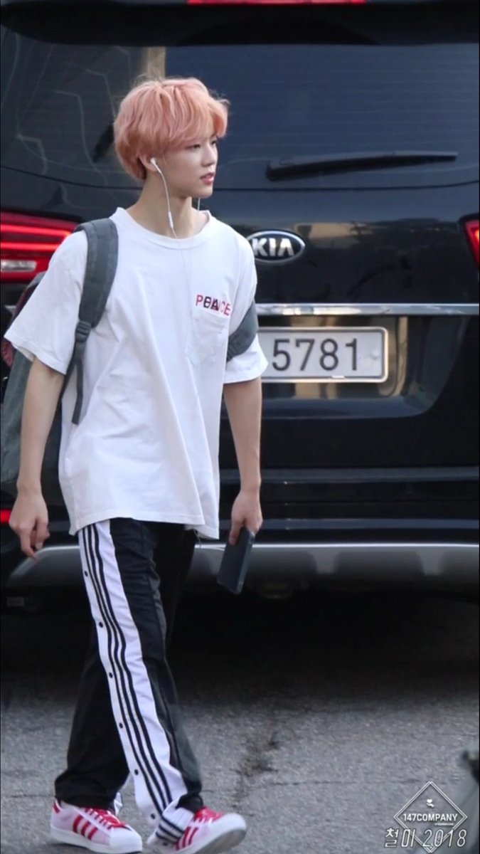 ชอบทำตัวเหมือนหาเจอได้ง่ายตามร้านก๋วยจั๊บ