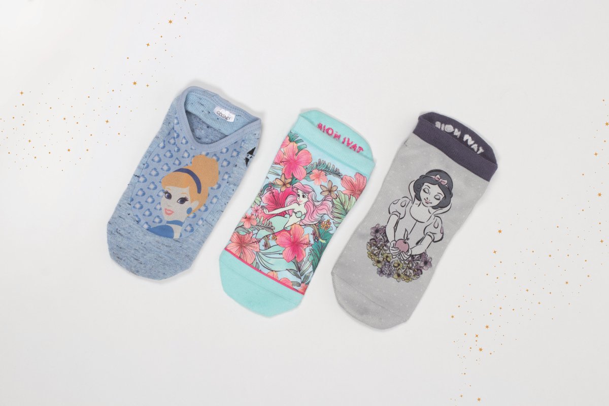 If you've ever dreamed of a being a princess...dreams really do come true. ✨ Shop the NEW Disney Princess Collection to elevate your next studio session to a royal affair. 👑 bit.ly/tavinoirdisney