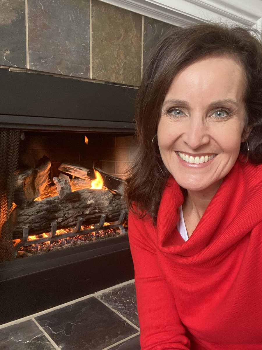 JoAnnePurtan's tweet photo. Staying warm on this frigid winter day & wearing red to raise awareness about heart disease. It kills way too many of us. Take care of your heart, ladies! #NationalWearRedDay #GetHeartSmart https://t.co/z5jG7uJrpo