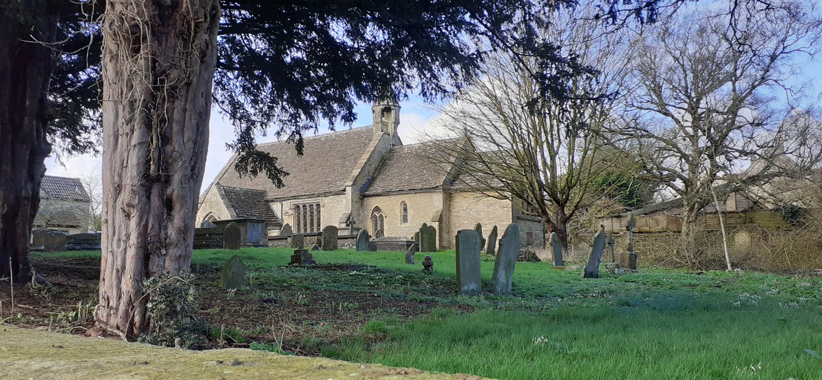 ETrooms's tweet photo. Lovely walk round #Biddestone between showers. https://t.co/oegvFkFoTq