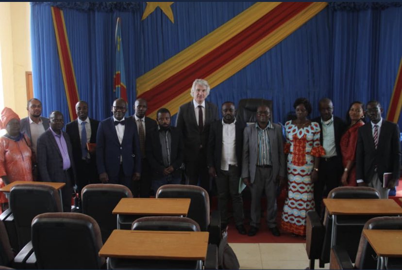 AmaniKamanda2's tweet photo. J’ai accordée une audience c jour au PR du club des investisseurs Mr #EmmanuelyLudovic d #croissancePeace conduit par la délégatº @KivuTechnology au siège d l’Assemblée prov. du #sudKivu.La constructº d’une Agence d’innovation du Kivu très nécessaire pr les #Jeunes entrepreneurs https://t.co/n2MITdPbe1