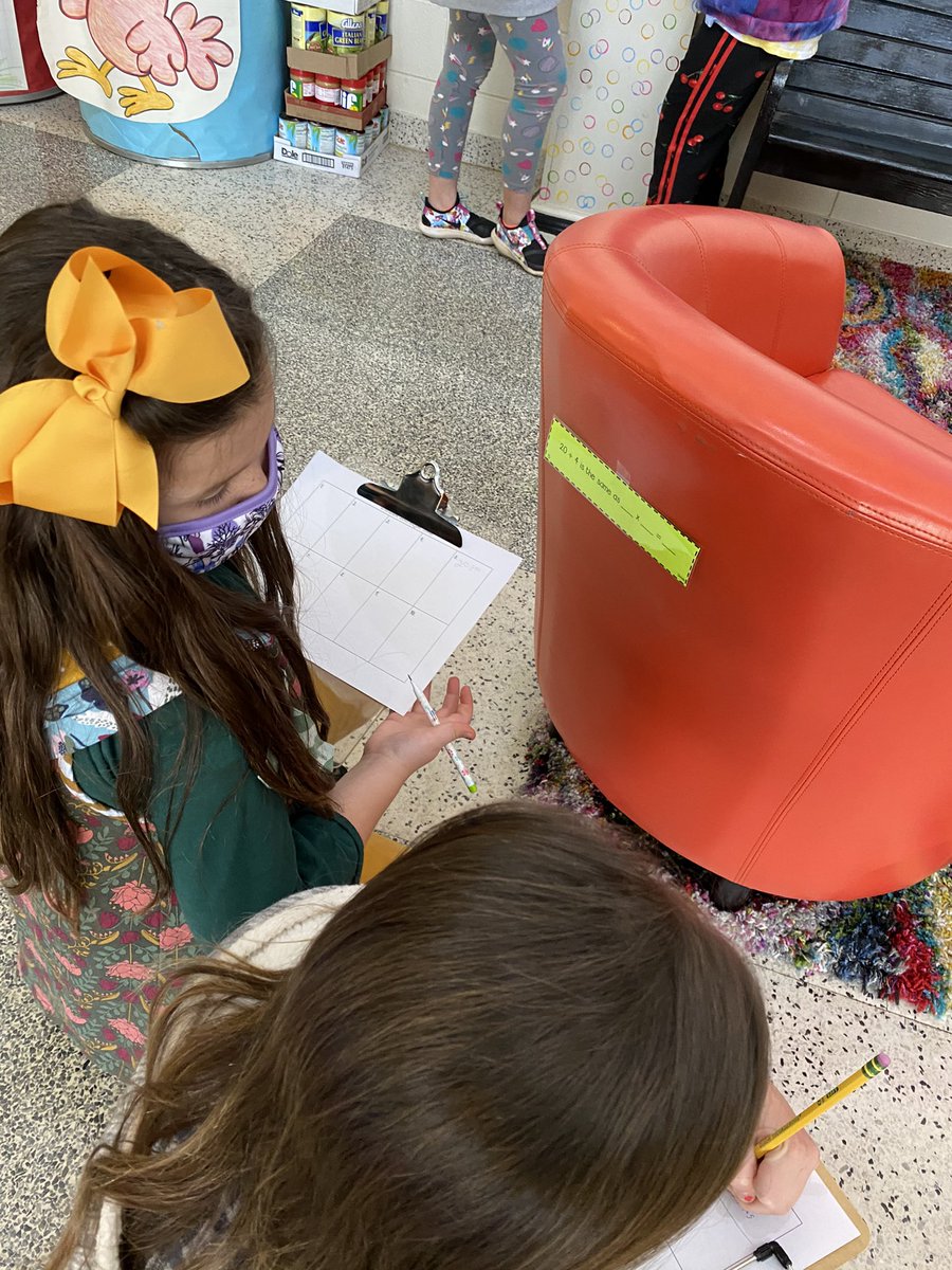 stephbru377's tweet photo. Ss are practicing their division skills as they go on a division scavenger hunt. 👀 🕵️‍♀️ 🕵️‍♂️ #oneathens #FAMEatBES https://t.co/7fib8CosVL