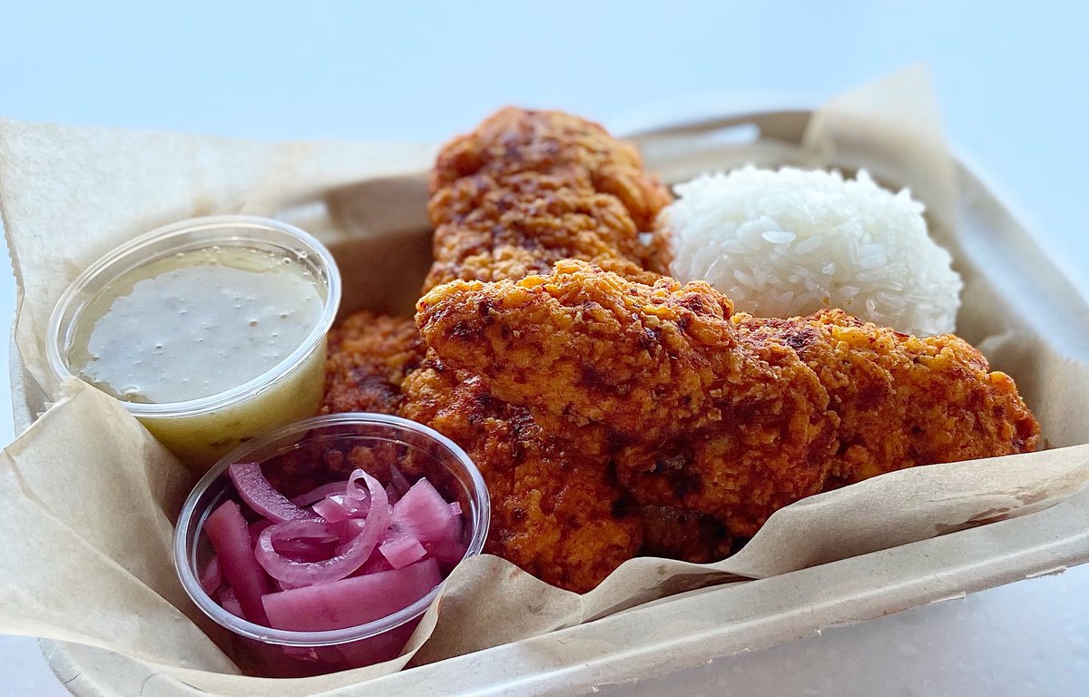 Nomzilla's tweet photo. Three days left to try our #hotchickenweek21 dish! Vote for us at https://t.co/GrGHMqCCal https://t.co/9yb7GShrbb